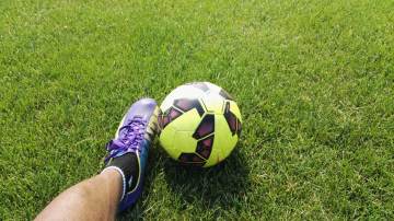 巴萨邀拳击冠军观战国家德比，暗讽皇马队内冲突｜3377体育（配图示意）